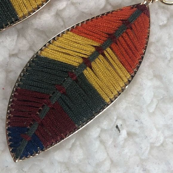 Leaf earrings fall colored threading, super cute! - Picture 3 of 5